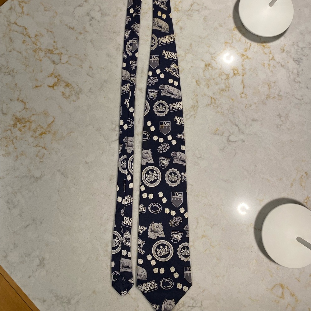 Vintage Penn State Navy Patterned Tie with White Crest Motifs